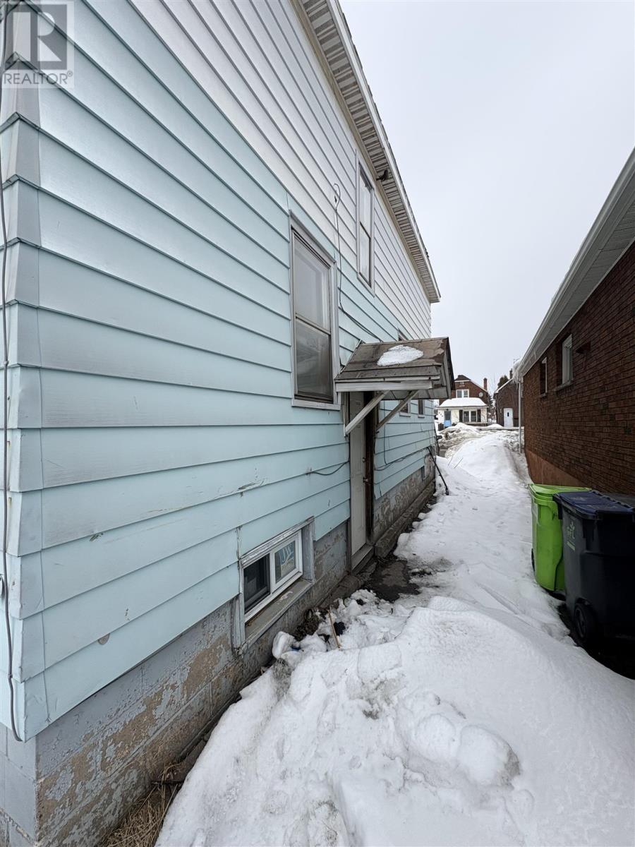 657 Queen St W, Sault Ste. Marie, Ontario P6A 1B1 - Photo 4 - SM260545