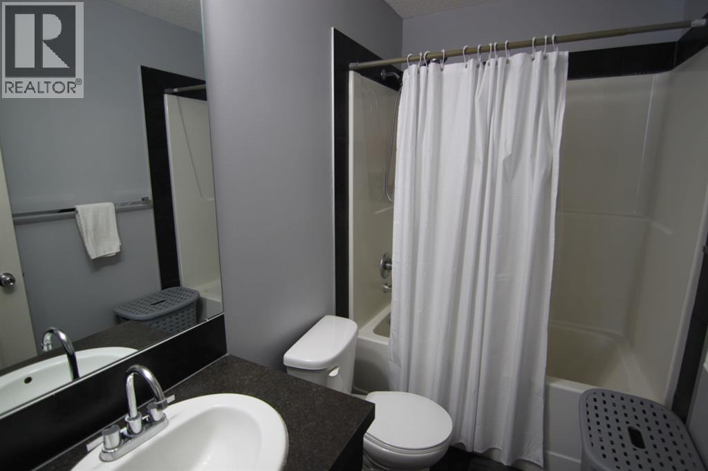 337 Copperpond Landing Se, Calgary, Alberta  T2Z 1G6 - Photo 17 - A2287168