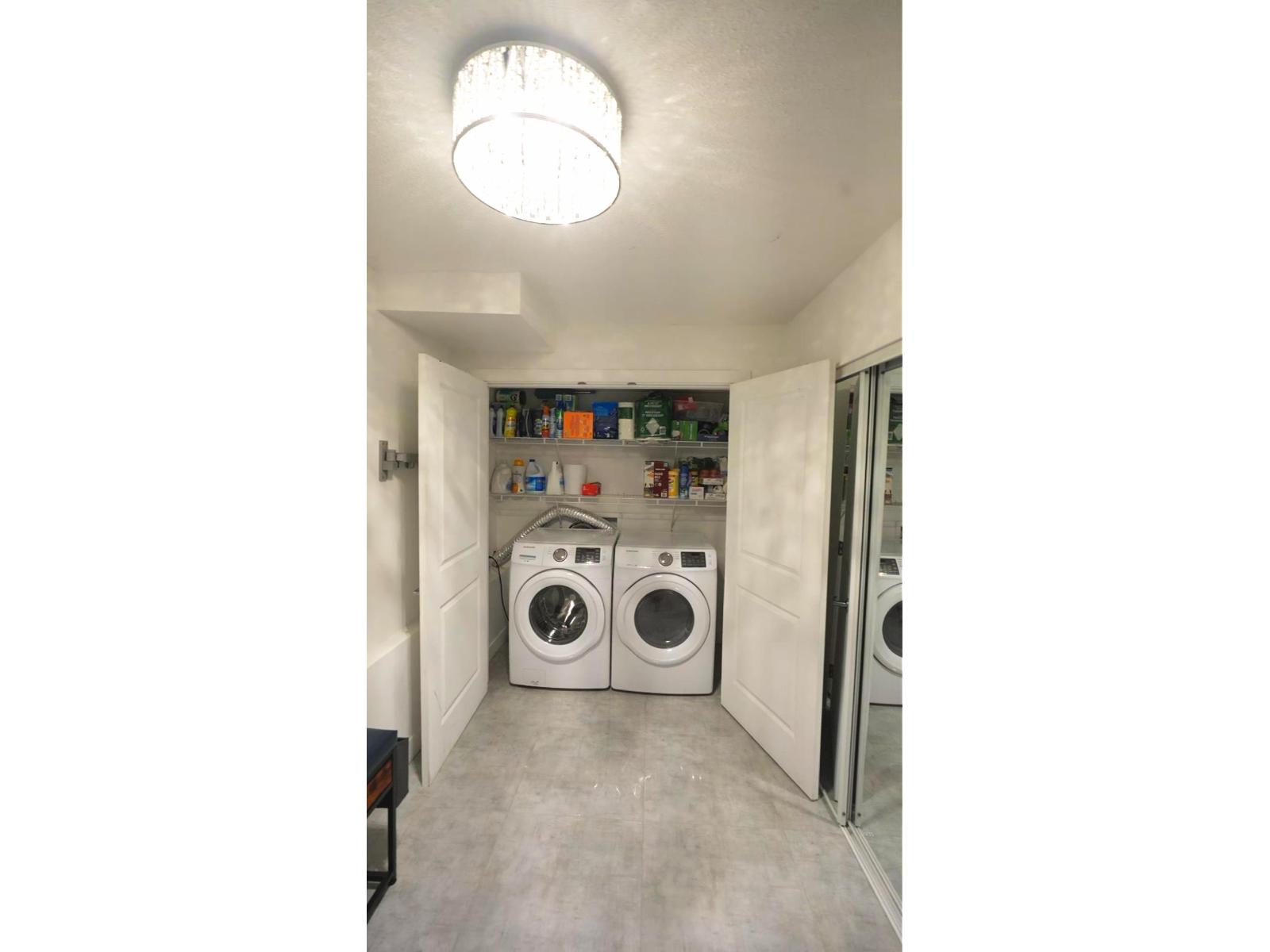 13933 90a Avenue, Surrey, British Columbia  V3V 6Z7 - Photo 5 - R3103857