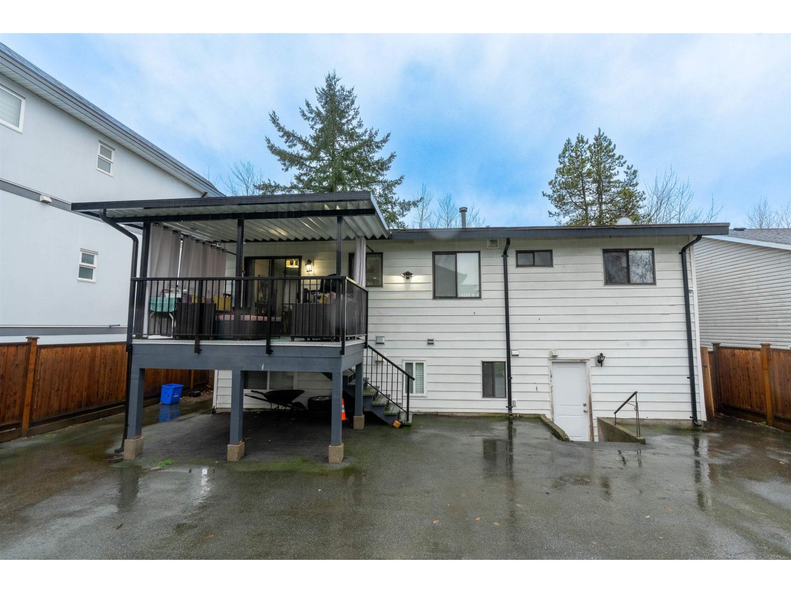 13933 90a Avenue, Surrey, British Columbia  V3V 6Z7 - Photo 3 - R3103857