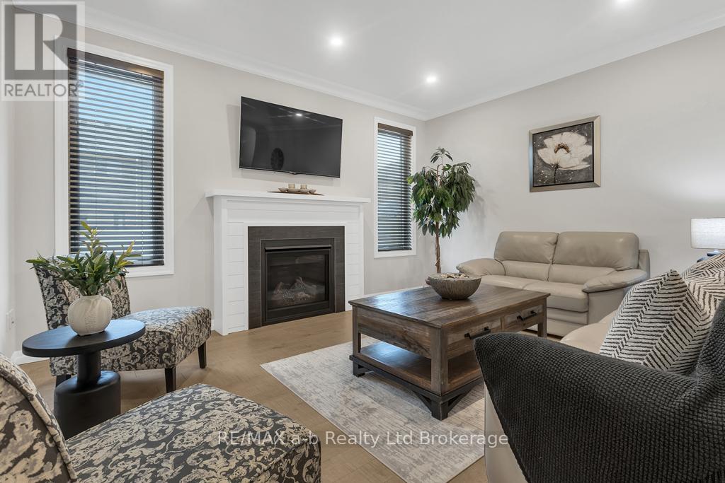 41 Lowrie Crescent, Tillsonburg, Ontario  N4G 0H5 - Photo 14 - X12924494