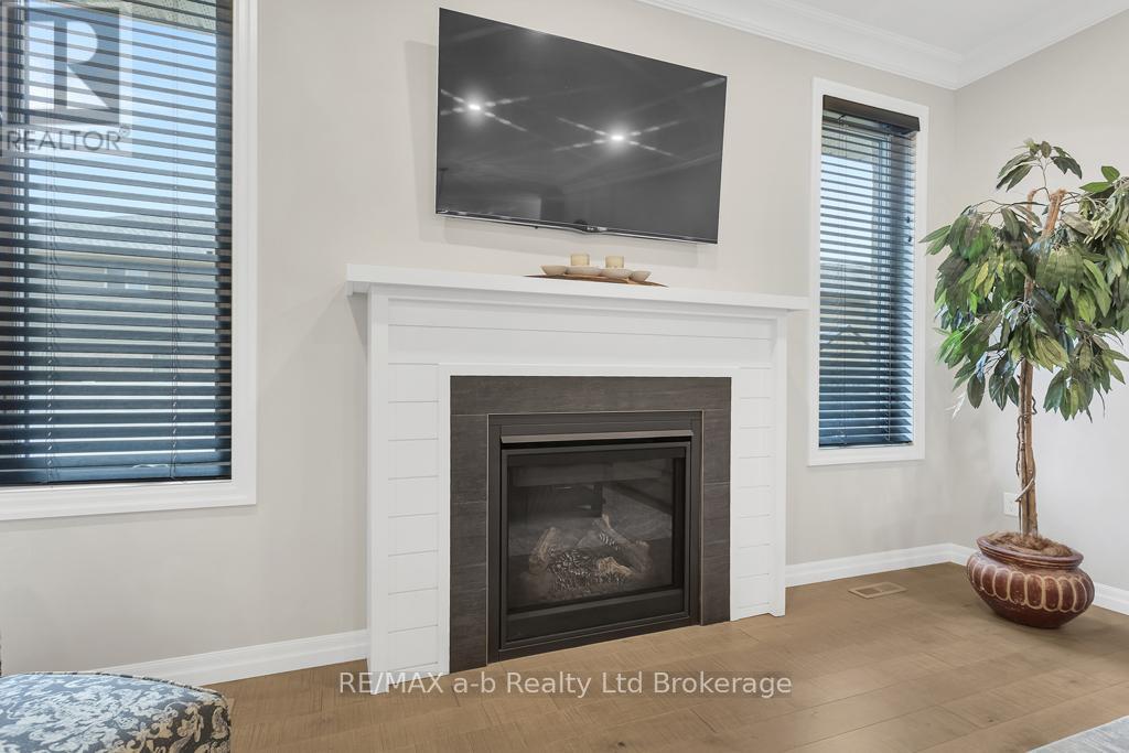 41 Lowrie Crescent, Tillsonburg, Ontario  N4G 0H5 - Photo 15 - X12924494