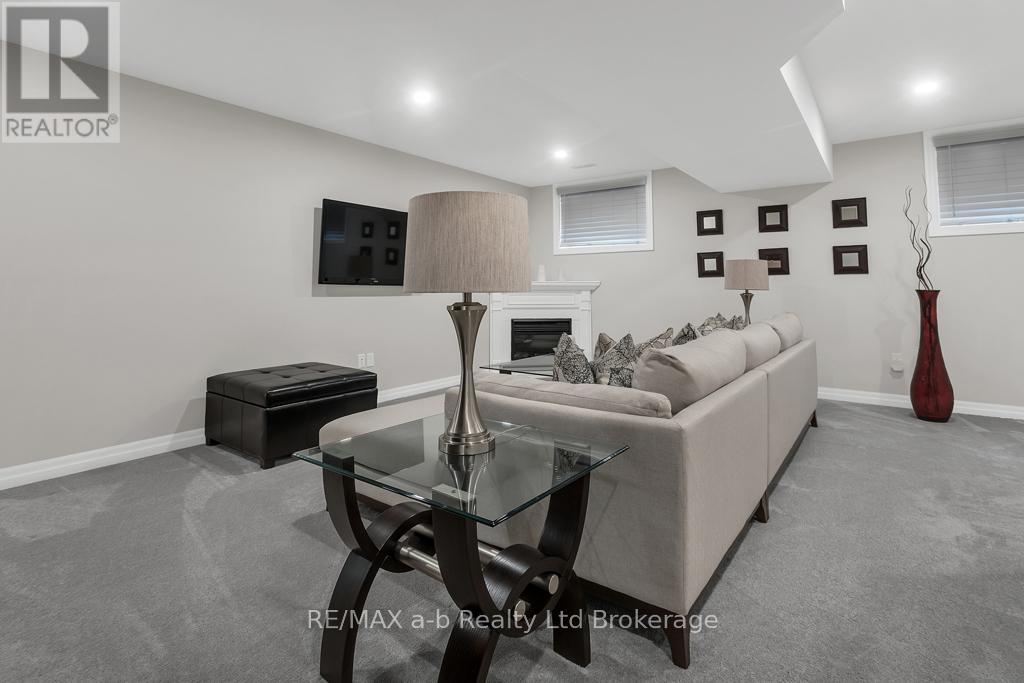 41 Lowrie Crescent, Tillsonburg, Ontario  N4G 0H5 - Photo 23 - X12924494