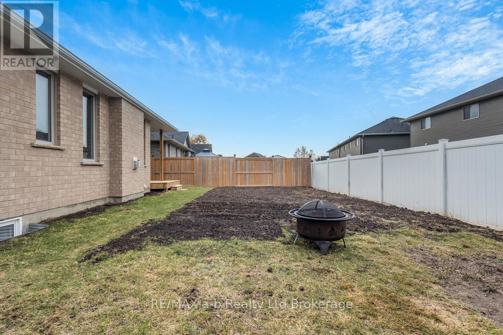 41 Lowrie Crescent, Tillsonburg, Ontario  N4G 0H5 - Photo 31 - X12924494