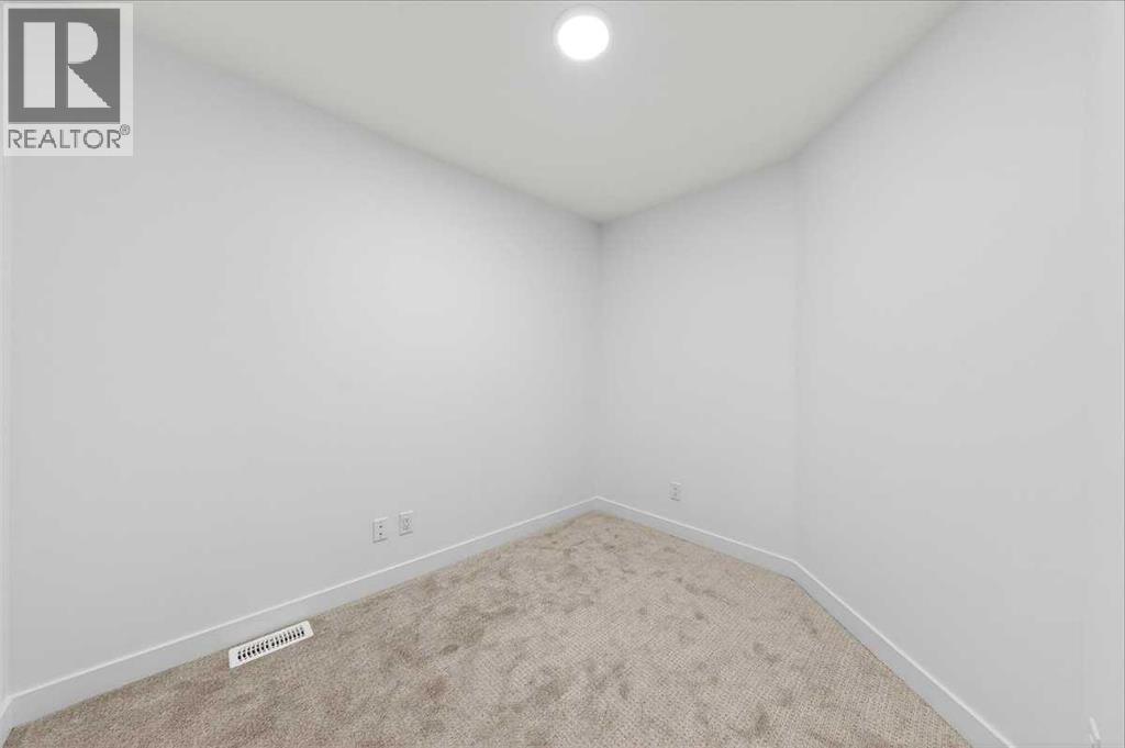 90 Heirloom Passage SE, Calgary, Alberta  T3S 0K1 - Photo 25 - A2295920