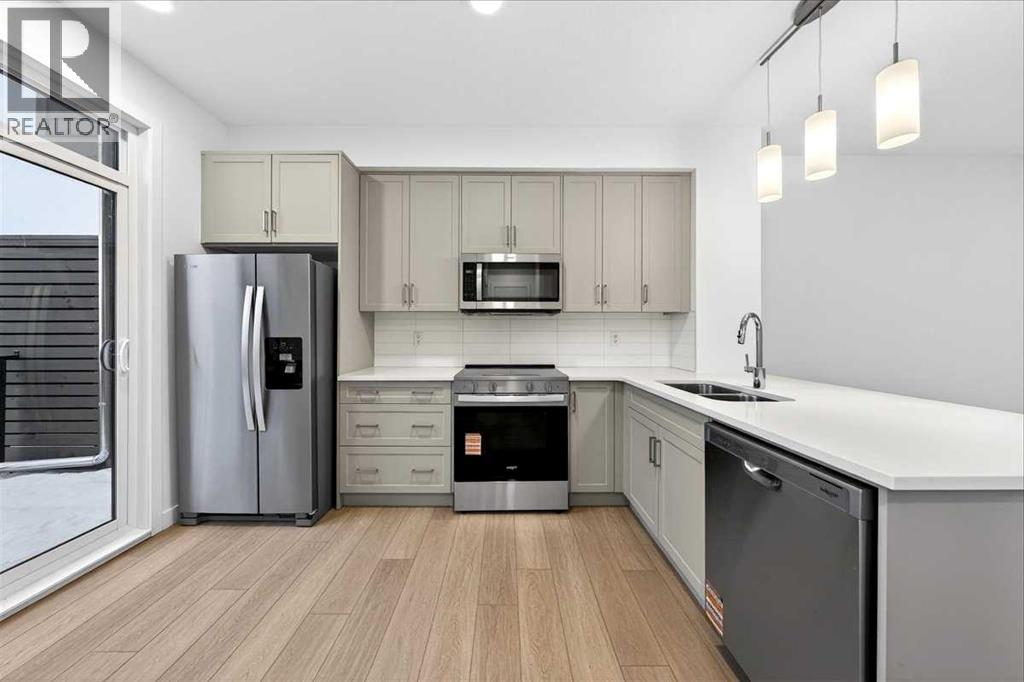90 Heirloom Passage SE, Calgary, Alberta  T3S 0K1 - Photo 6 - A2295920