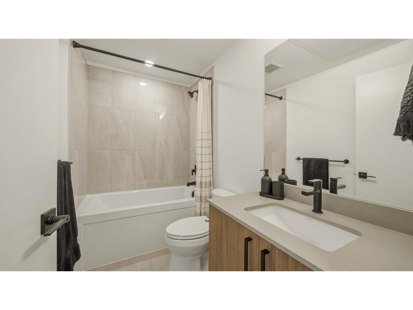 B211 8230 208b Avenue, Langley, British Columbia  V2Y 2C4 - Photo 14 - R3103697