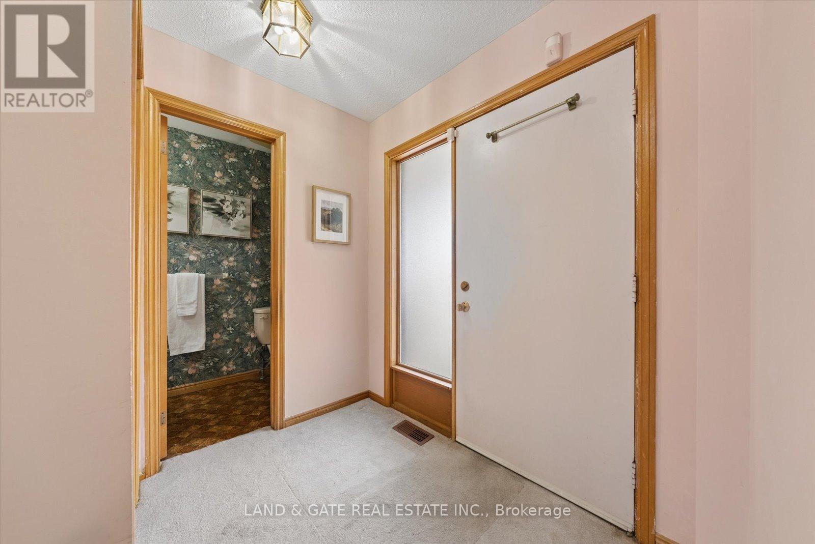 928 Downing Court, Oshawa, Ontario  L1G 7R5 - Photo 6 - E12924448