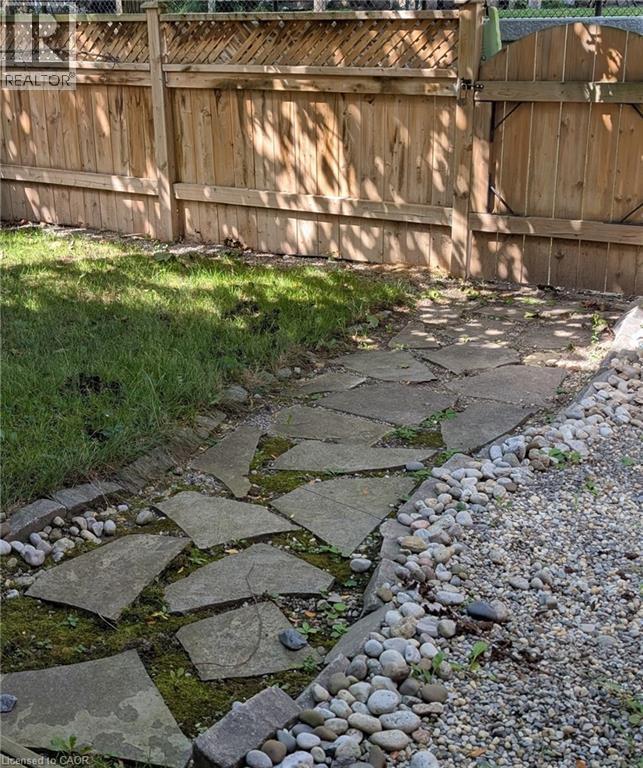 54 Green Valley Drive Unit# 12, Kitchener, Ontario  N2P 1Z9 - Photo 29 - 40814029