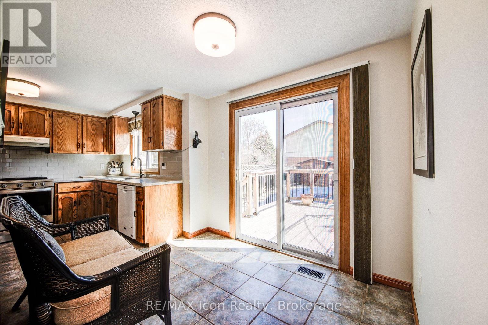 18 Smart Street, Guelph (Kortright West), Ontario  N1G 4L4 - Photo 11 - X12924566