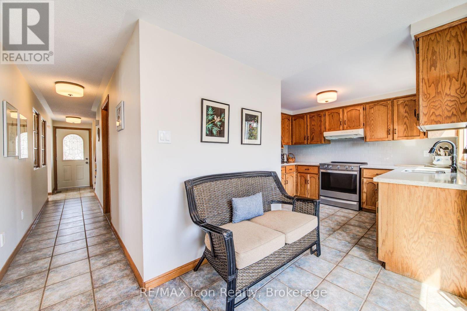 18 Smart Street, Guelph (Kortright West), Ontario  N1G 4L4 - Photo 12 - X12924566