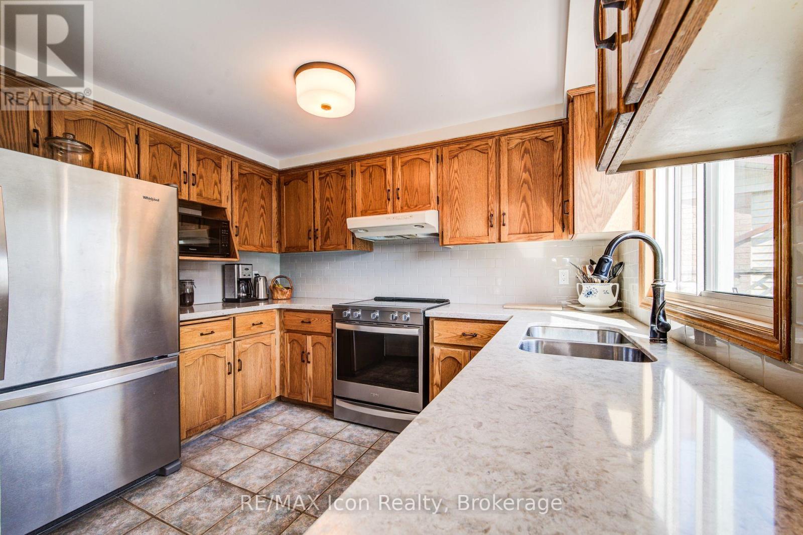 18 Smart Street, Guelph (Kortright West), Ontario  N1G 4L4 - Photo 13 - X12924566