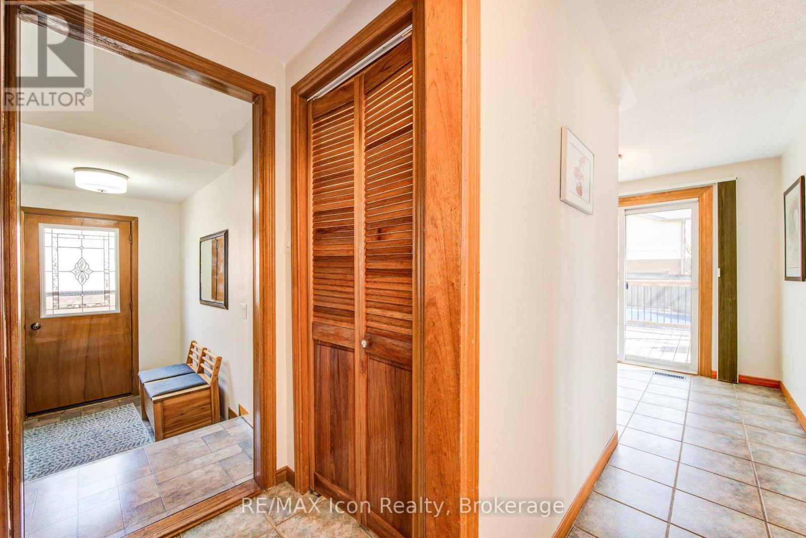 18 Smart Street, Guelph (Kortright West), Ontario  N1G 4L4 - Photo 17 - X12924566