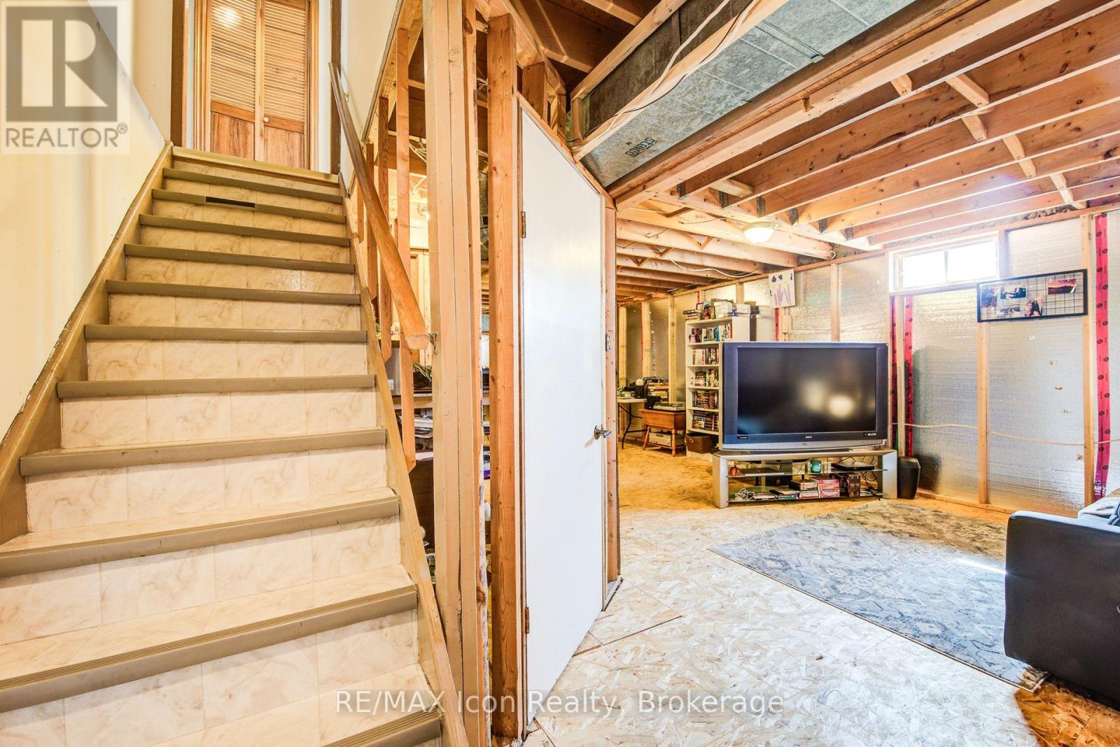 18 Smart Street, Guelph (Kortright West), Ontario  N1G 4L4 - Photo 28 - X12924566