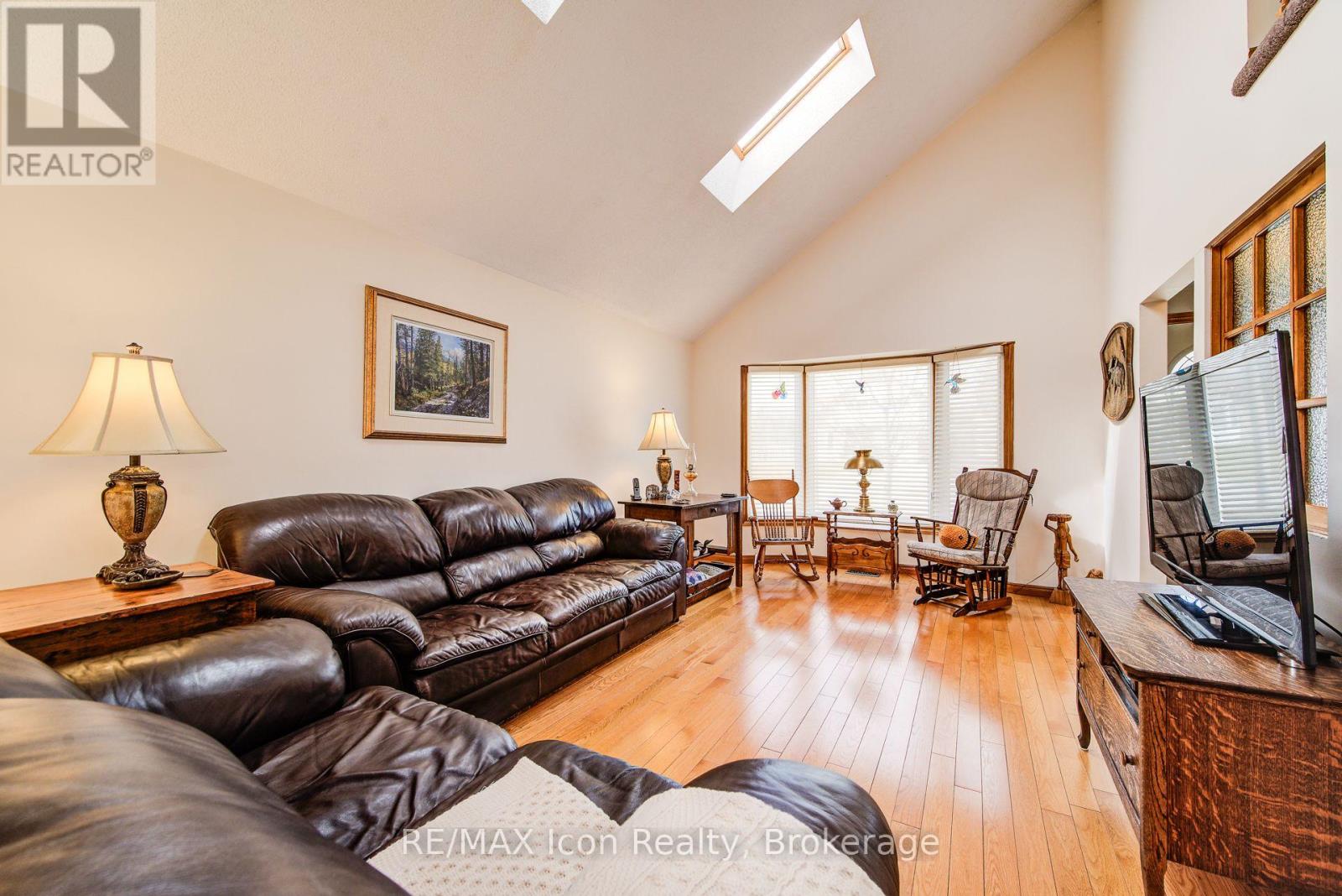 18 Smart Street, Guelph (Kortright West), Ontario  N1G 4L4 - Photo 7 - X12924566
