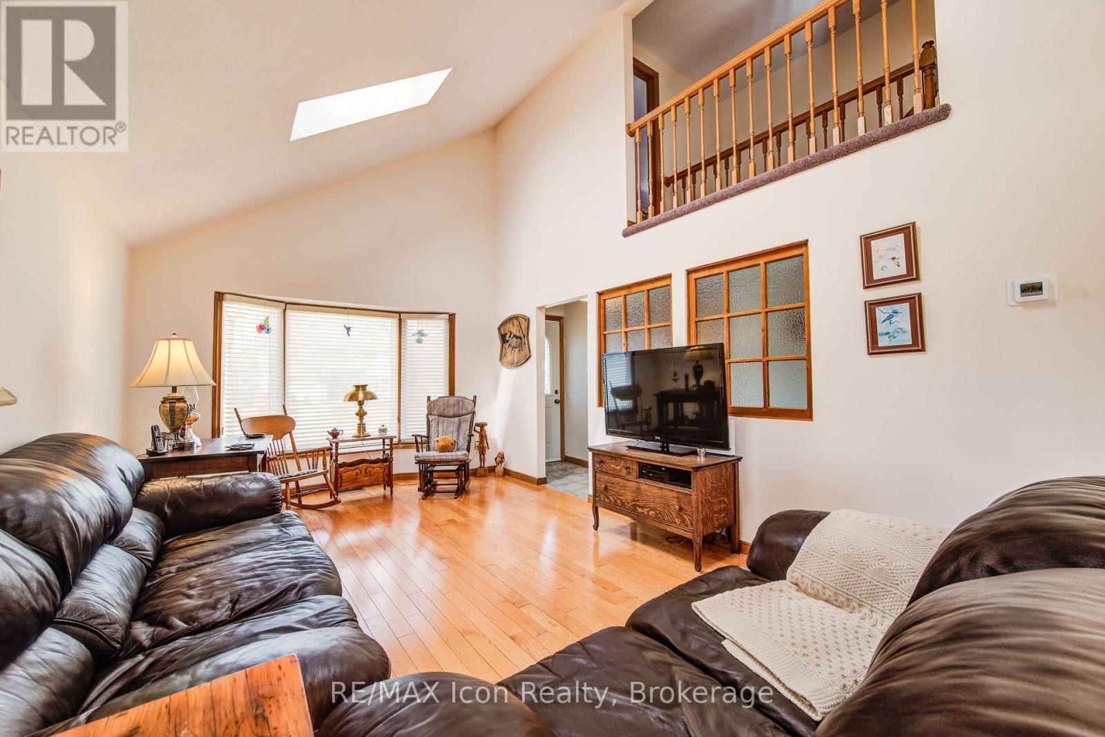 18 Smart Street, Guelph (Kortright West), Ontario  N1G 4L4 - Photo 8 - X12924566