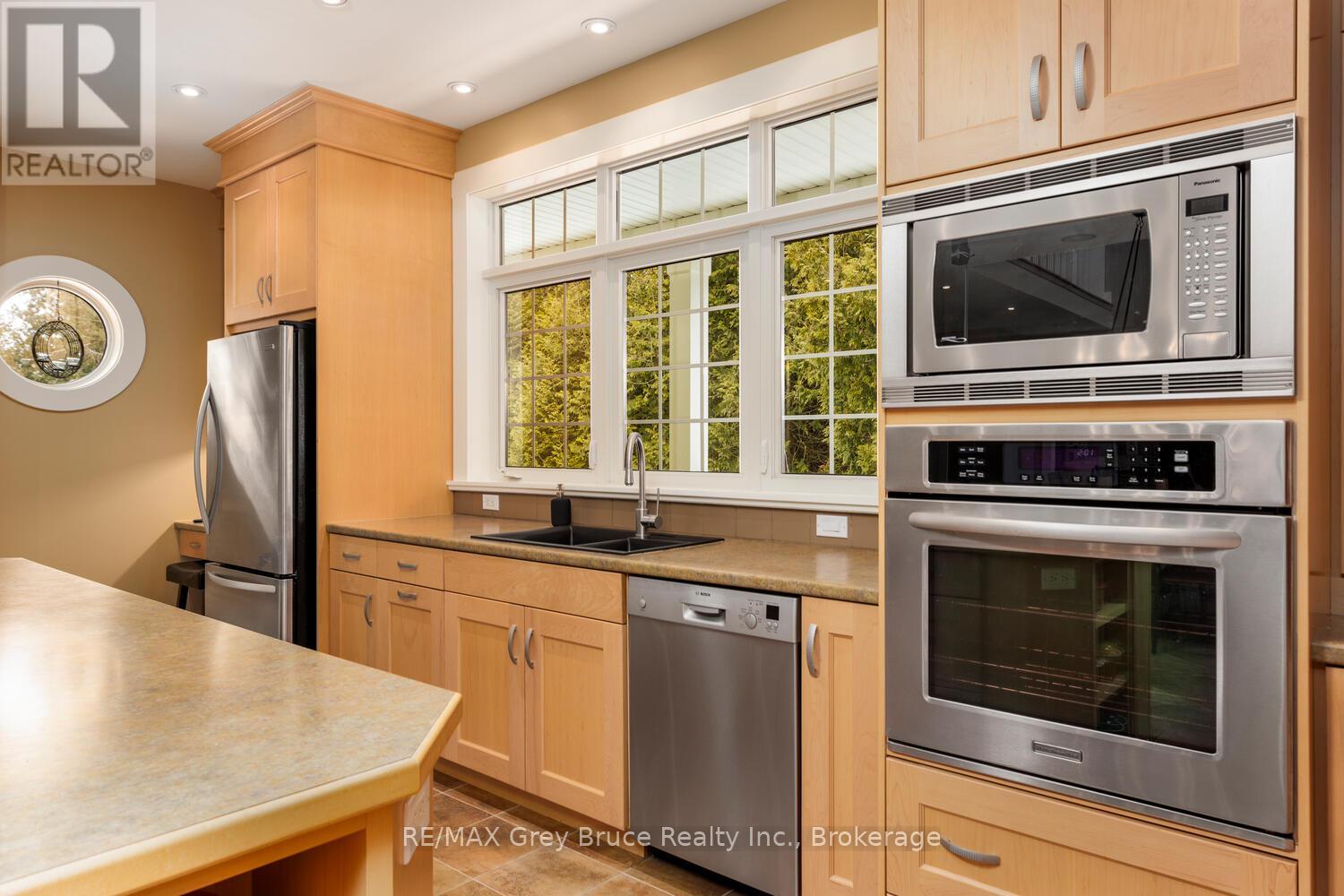 90 Greenough Point Road, Northern Bruce Peninsula, Ontario  N0H 1W0 - Photo 11 - X12924572