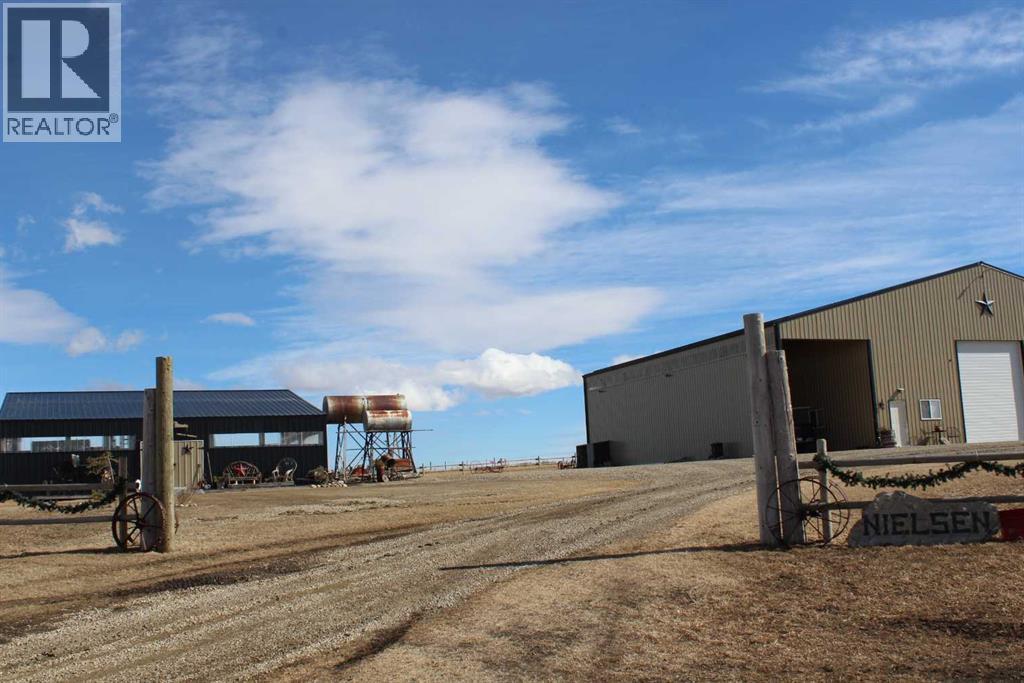 264202 Lochend Road, Rural Rocky View County, Alberta  T4C 1A2 - Photo 26 - A2294899