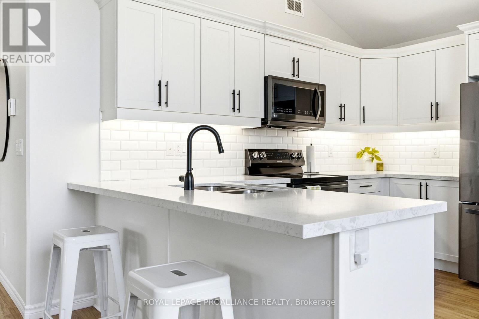 404 - 295 Densmore Road, Cobourg, Ontario  K9A 2S7 - Photo 12 - X12924442