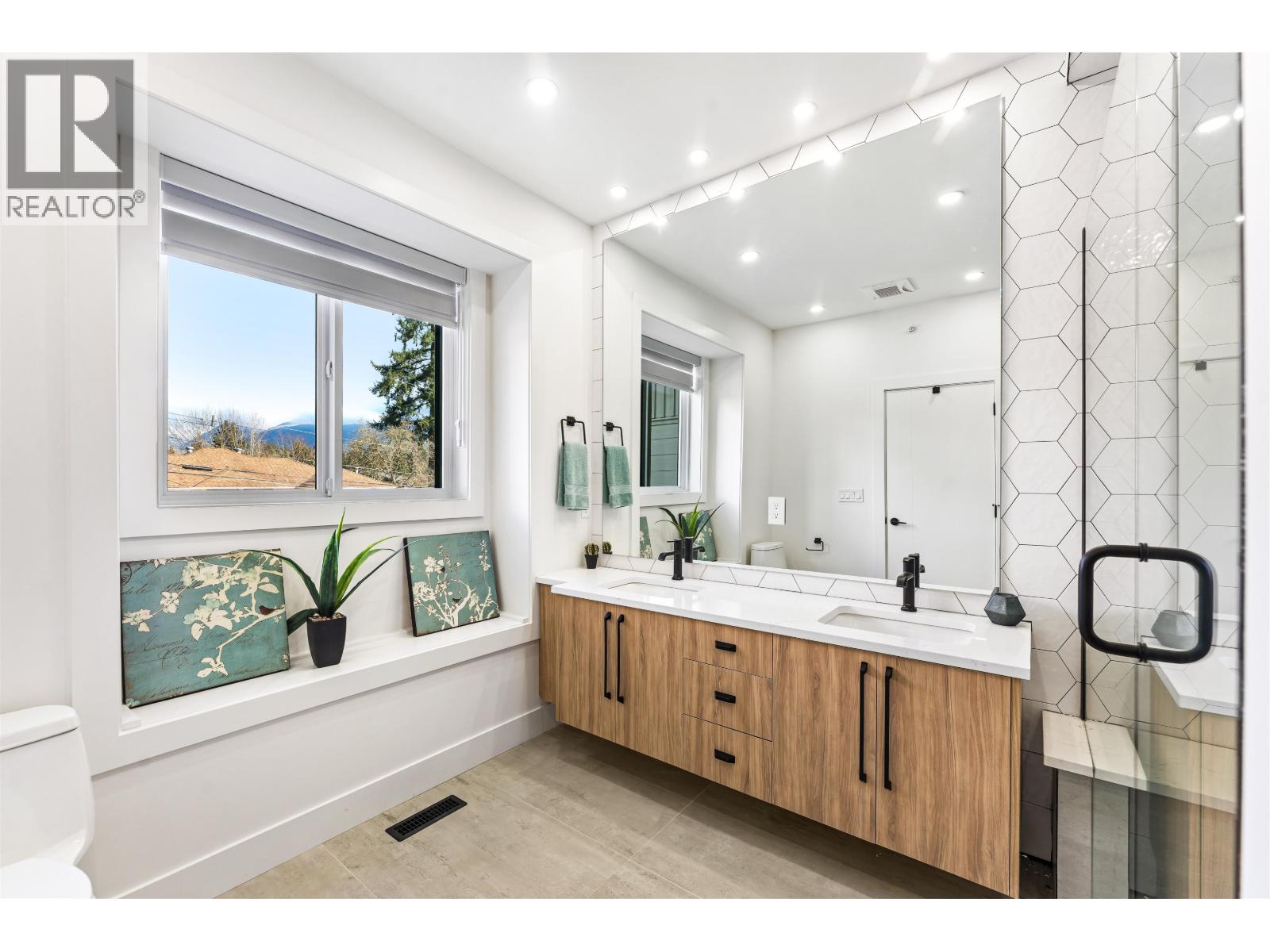 2472 Glenwood Avenue, Port Coquitlam, British Columbia  V3B 1Y7 - Photo 22 - R3102135