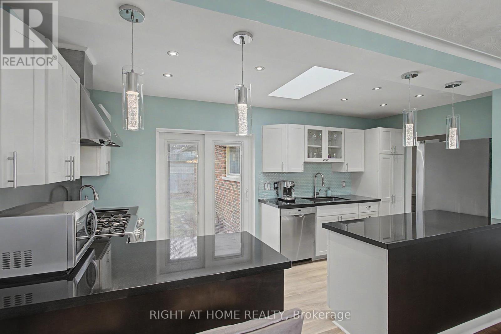 60 Lionel Heights Crescent, Toronto, Ontario  M3A 1M1 - Photo 10 - C12924540