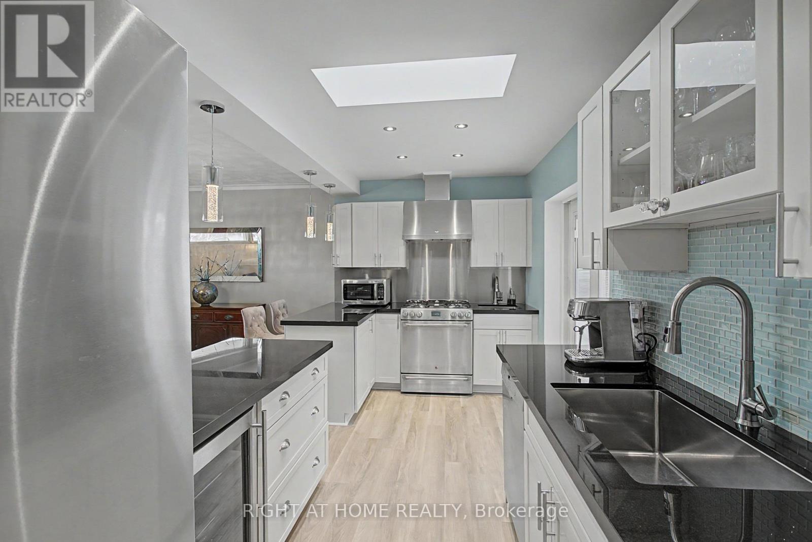 60 Lionel Heights Crescent, Toronto, Ontario  M3A 1M1 - Photo 12 - C12924540