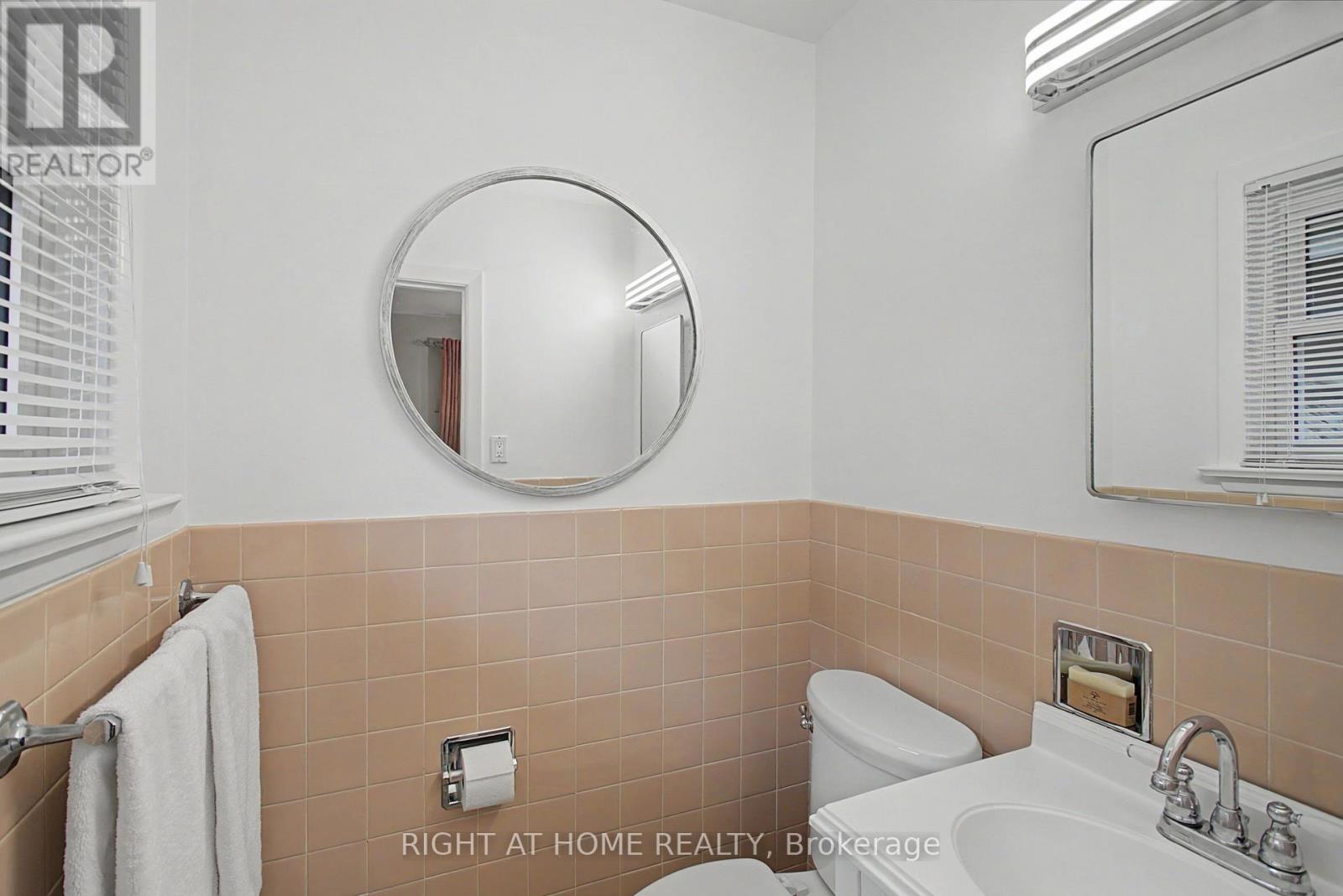 60 Lionel Heights Crescent, Toronto, Ontario  M3A 1M1 - Photo 15 - C12924540