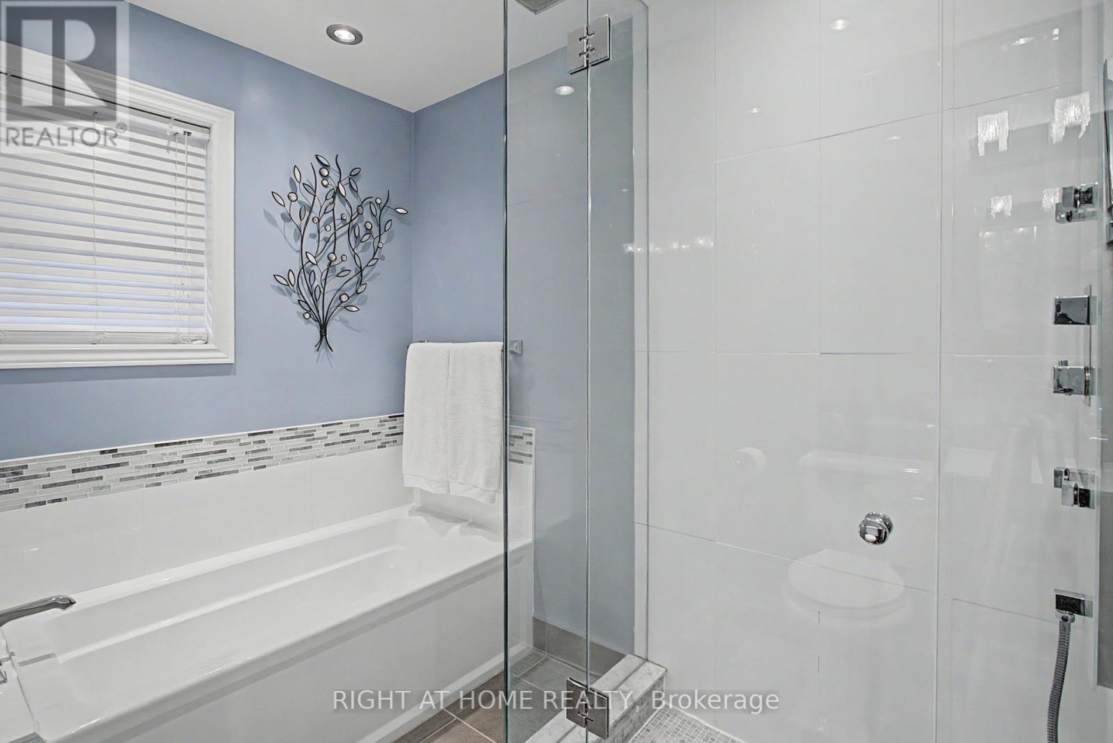 60 Lionel Heights Crescent, Toronto, Ontario  M3A 1M1 - Photo 22 - C12924540