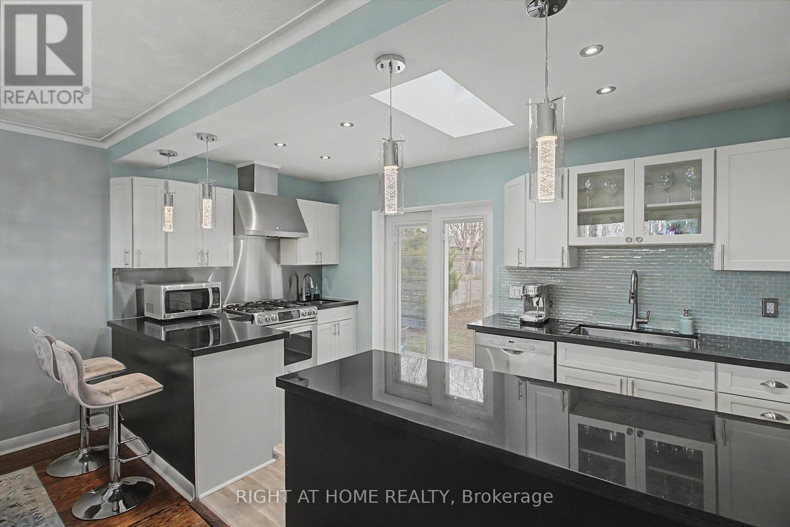 60 Lionel Heights Crescent, Toronto, Ontario  M3A 1M1 - Photo 8 - C12924540