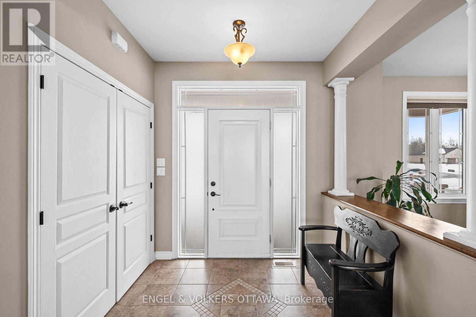 5579 Lombardy Drive, Ottawa, Ontario K0A 2W0 - Photo 3 - X12924440