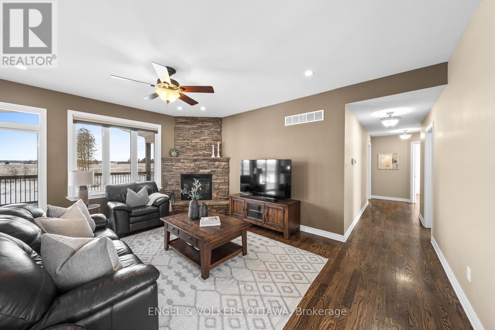 5579 Lombardy Drive, Ottawa, Ontario K0A 2W0 - Photo 4 - X12924440