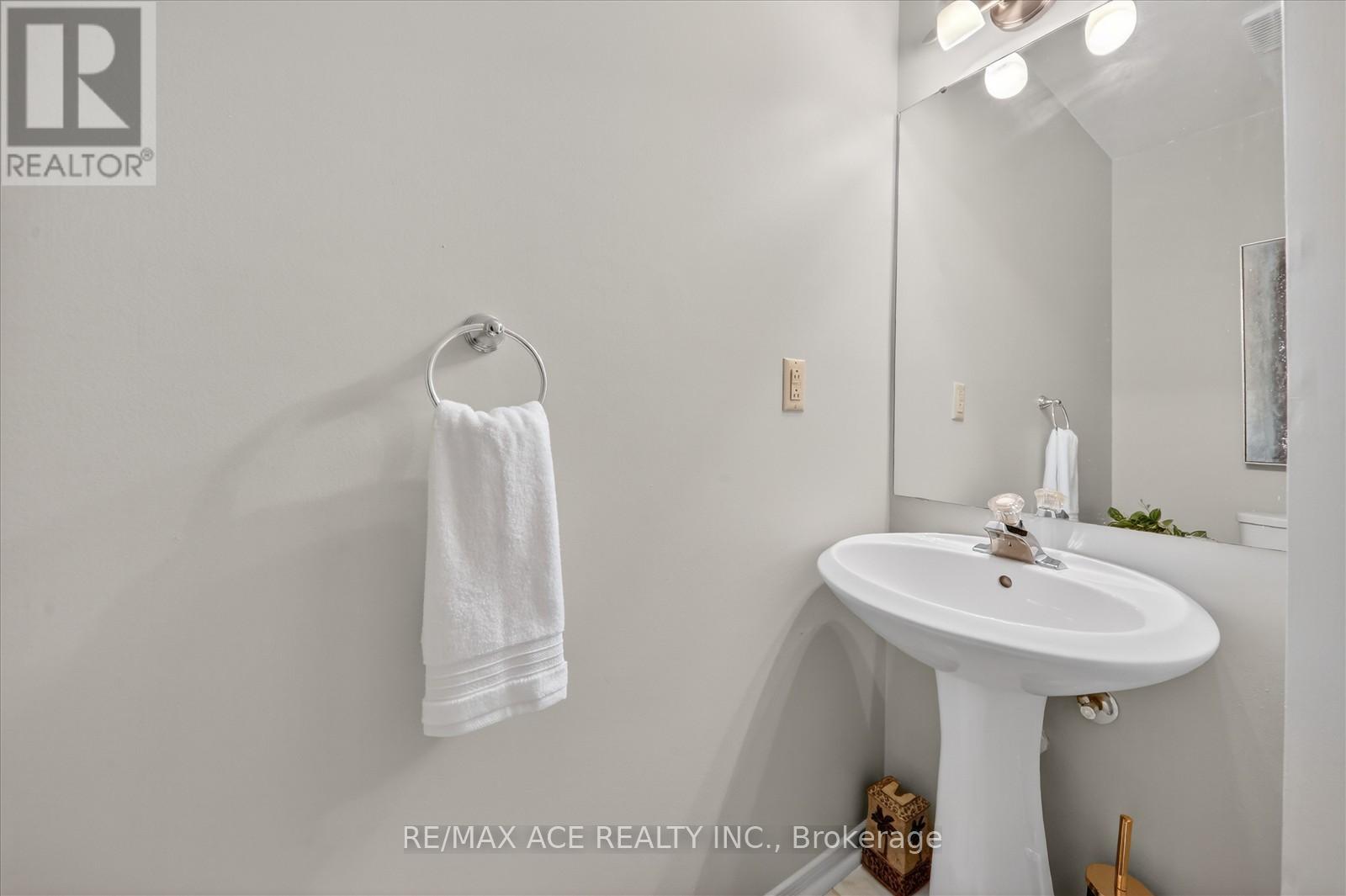 1 Aldcroft Crescent, Clarington, Ontario  L1C 4P2 - Photo 13 - E12924410