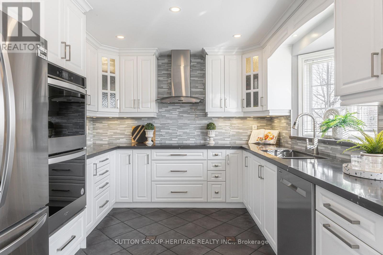 71 Todd Road, Ajax (Central West), Ontario  L1T 4C5 - Photo 15 - E12924424