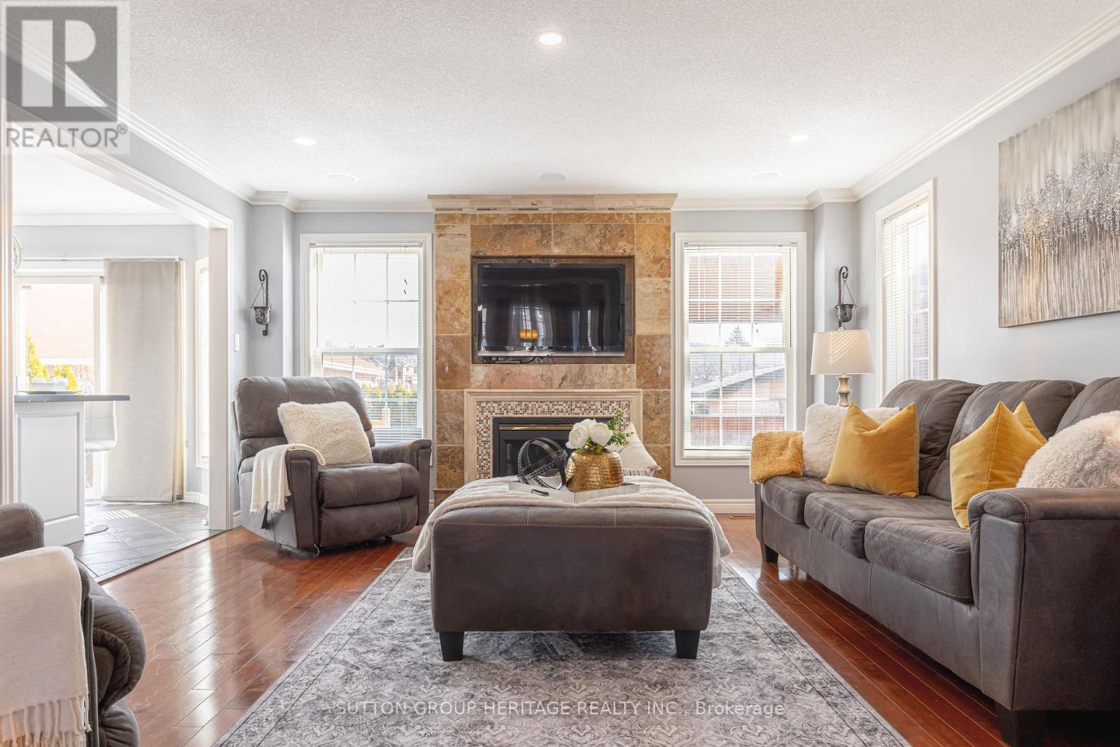 71 Todd Road, Ajax (Central West), Ontario  L1T 4C5 - Photo 9 - E12924424