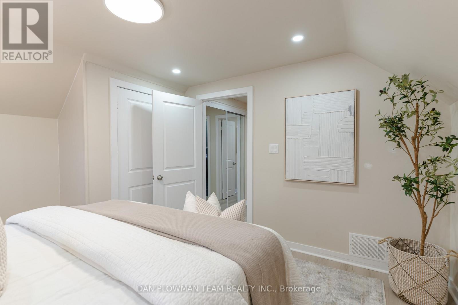 752 Douglas Street, Oshawa, Ontario  L1H 5C7 - Photo 17 - E12924588