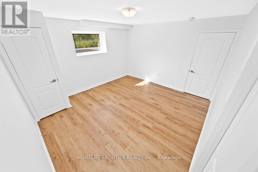 Lower - 311 Hinton Terrace, Milton, Ontario  L9E 1C8 - Photo 9 - W12903542