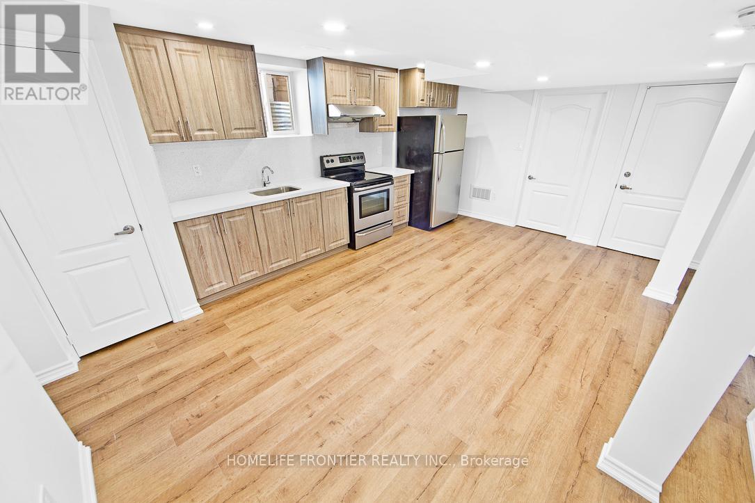 Lower - 311 Hinton Terrace, Milton, Ontario  L9E 1C8 - Photo 3 - W12903542