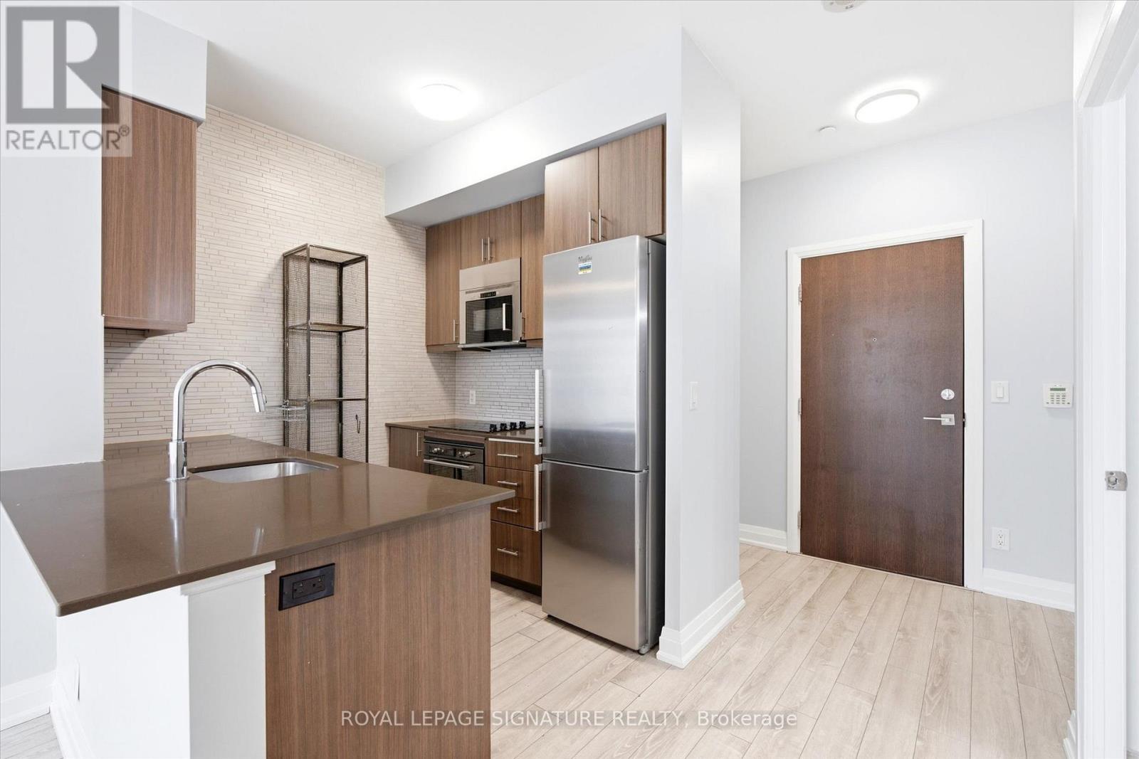 Gl5 - 6 Eva Road, Toronto, Ontario  M9C 0B1 - Photo 2 - W12924198