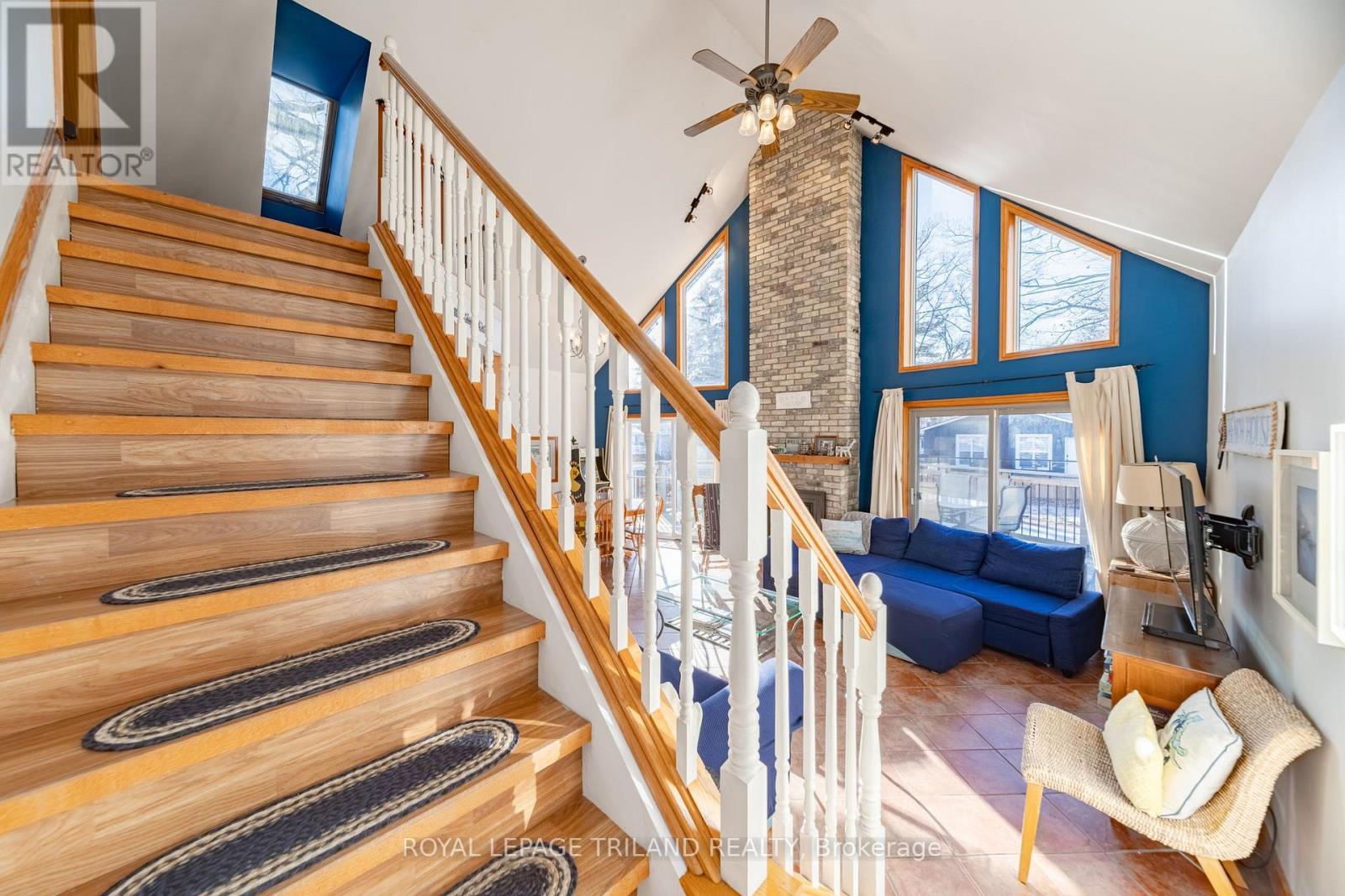 28 Elmwood Avenue, Lambton Shores, Ontario  N0M 1T0 - Photo 31 - X12924414