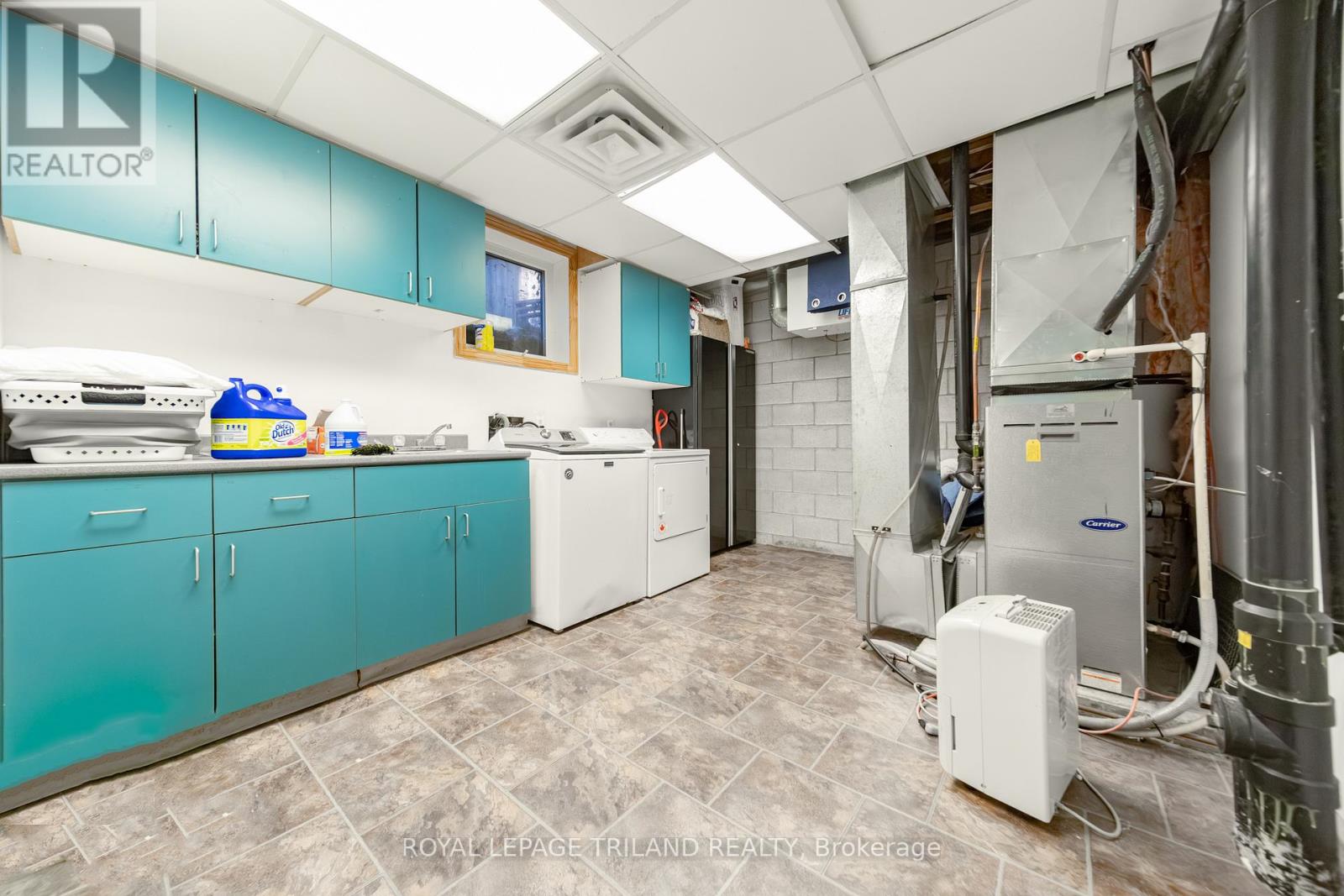 28 Elmwood Avenue, Lambton Shores, Ontario  N0M 1T0 - Photo 39 - X12924414