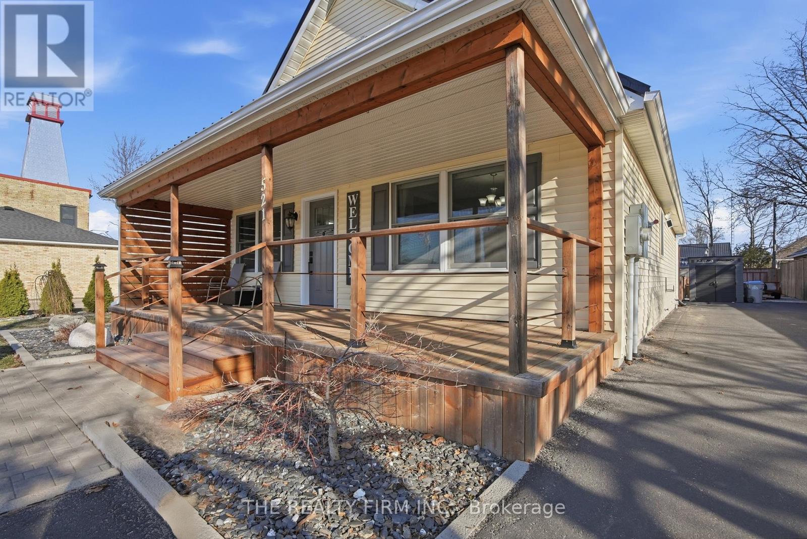 521 Ontario Street, Warwick, Ontario  N0M 2S0 - Photo 1 - X12924434