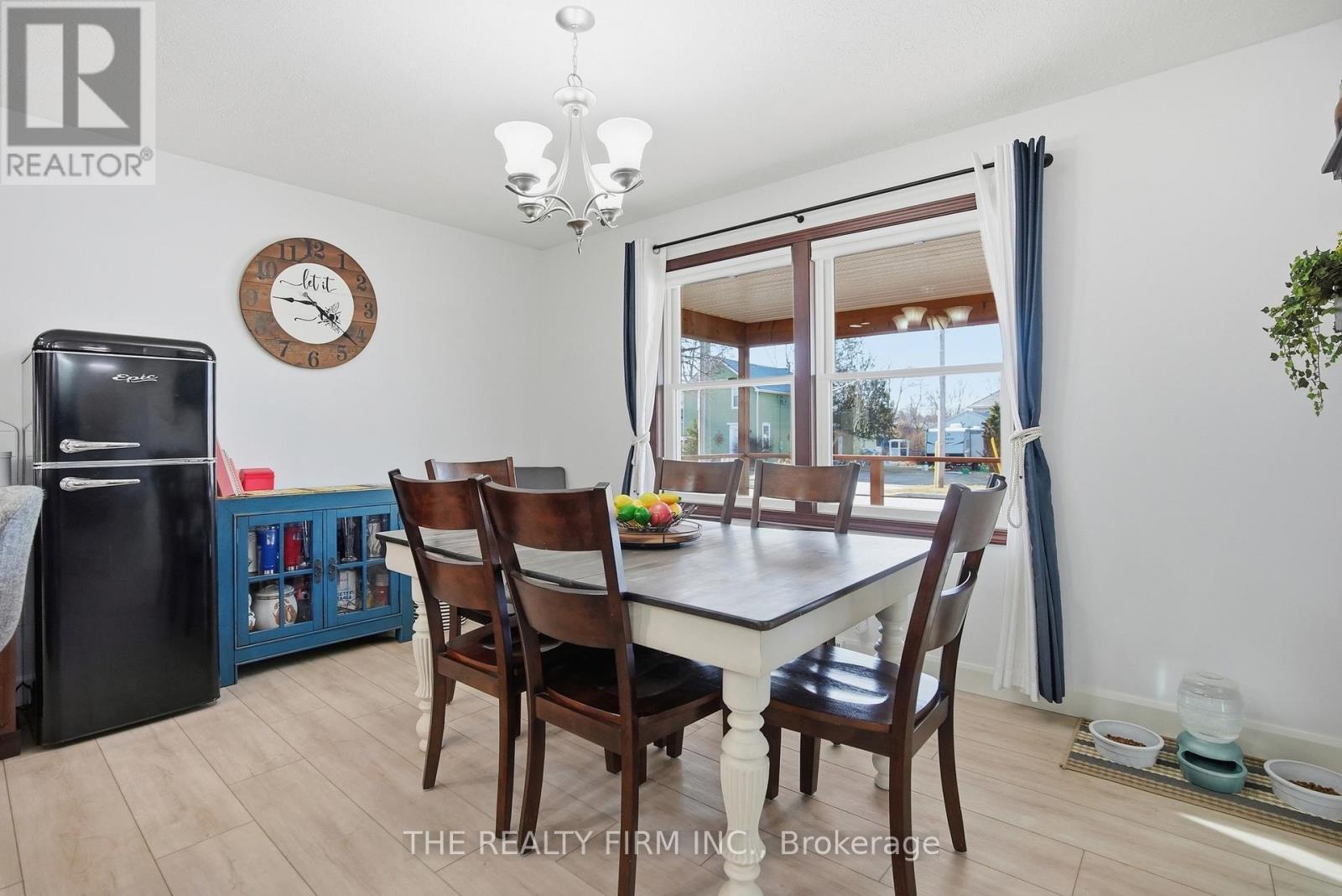 521 Ontario Street, Warwick, Ontario  N0M 2S0 - Photo 14 - X12924434