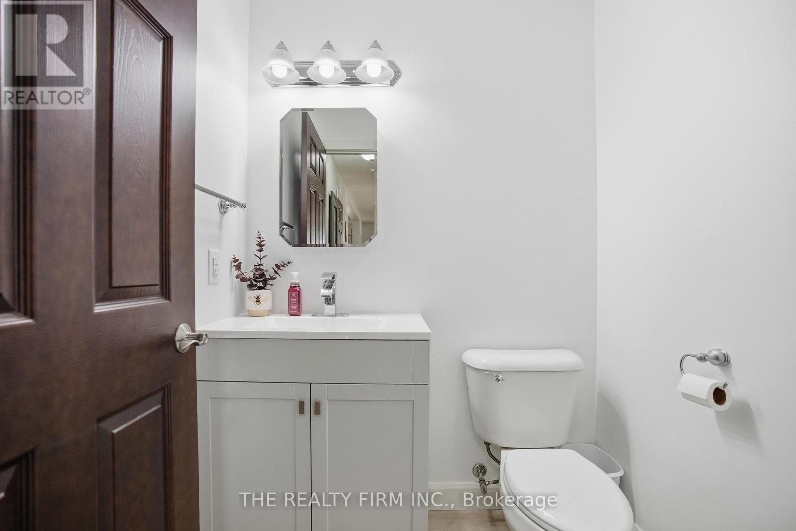 521 Ontario Street, Warwick, Ontario  N0M 2S0 - Photo 18 - X12924434