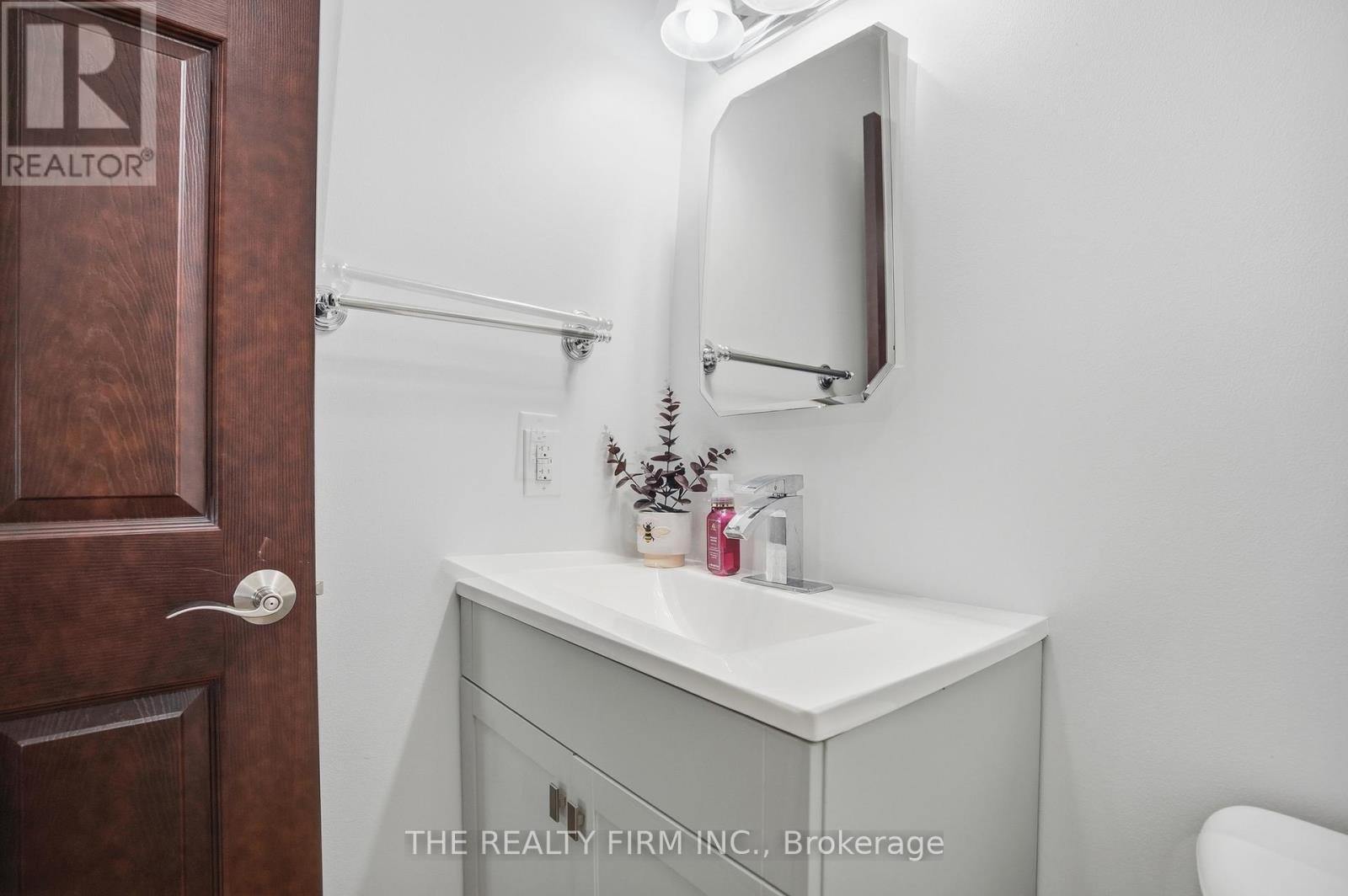 521 Ontario Street, Warwick, Ontario  N0M 2S0 - Photo 19 - X12924434