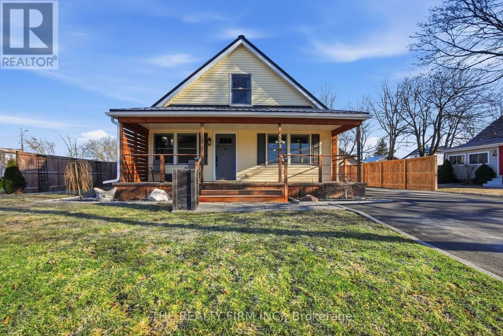 521 Ontario Street, Warwick, Ontario  N0M 2S0 - Photo 3 - X12924434