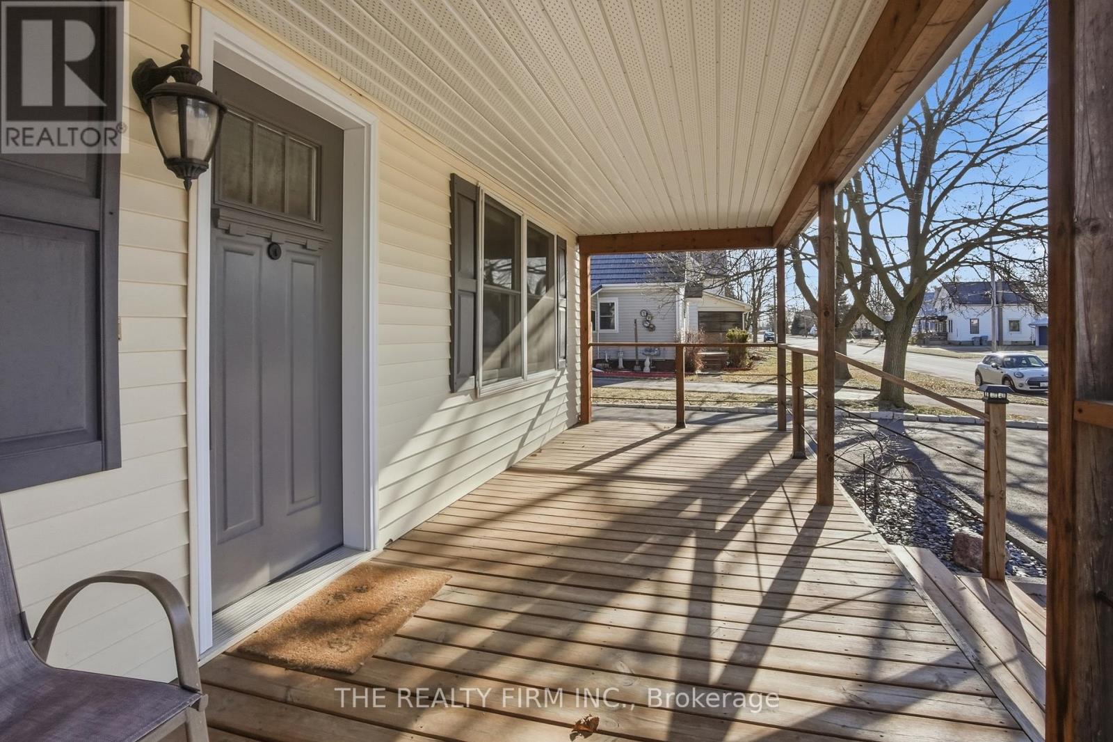 521 Ontario Street, Warwick, Ontario  N0M 2S0 - Photo 7 - X12924434