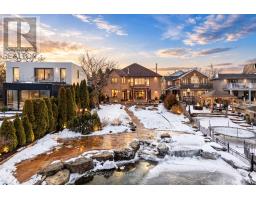 4 LAKESIDE DRIVE, Hamilton, Ontario