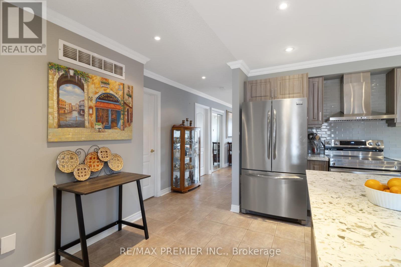 78 Rosanna Crescent, Vaughan, Ontario L6A 3E3 - Photo 11 - N12924412