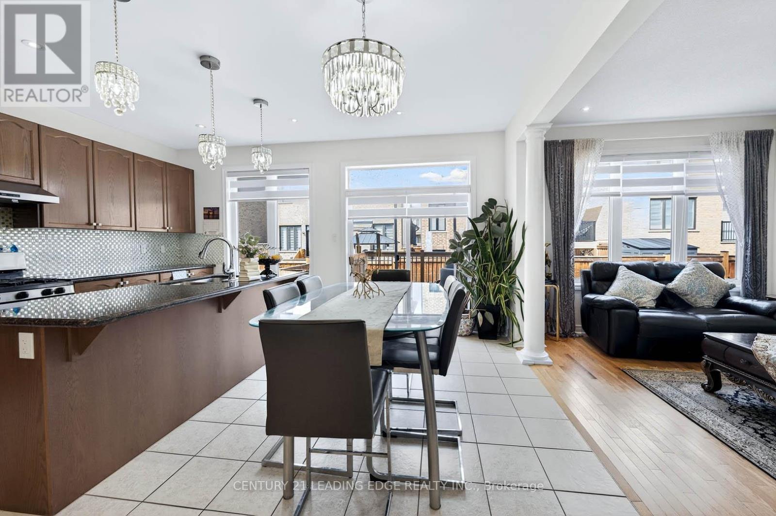 34 Buttonleaf Crescent, Whitchurch-Stouffville, Ontario  L4A 4P5 - Photo 13 - N12924422