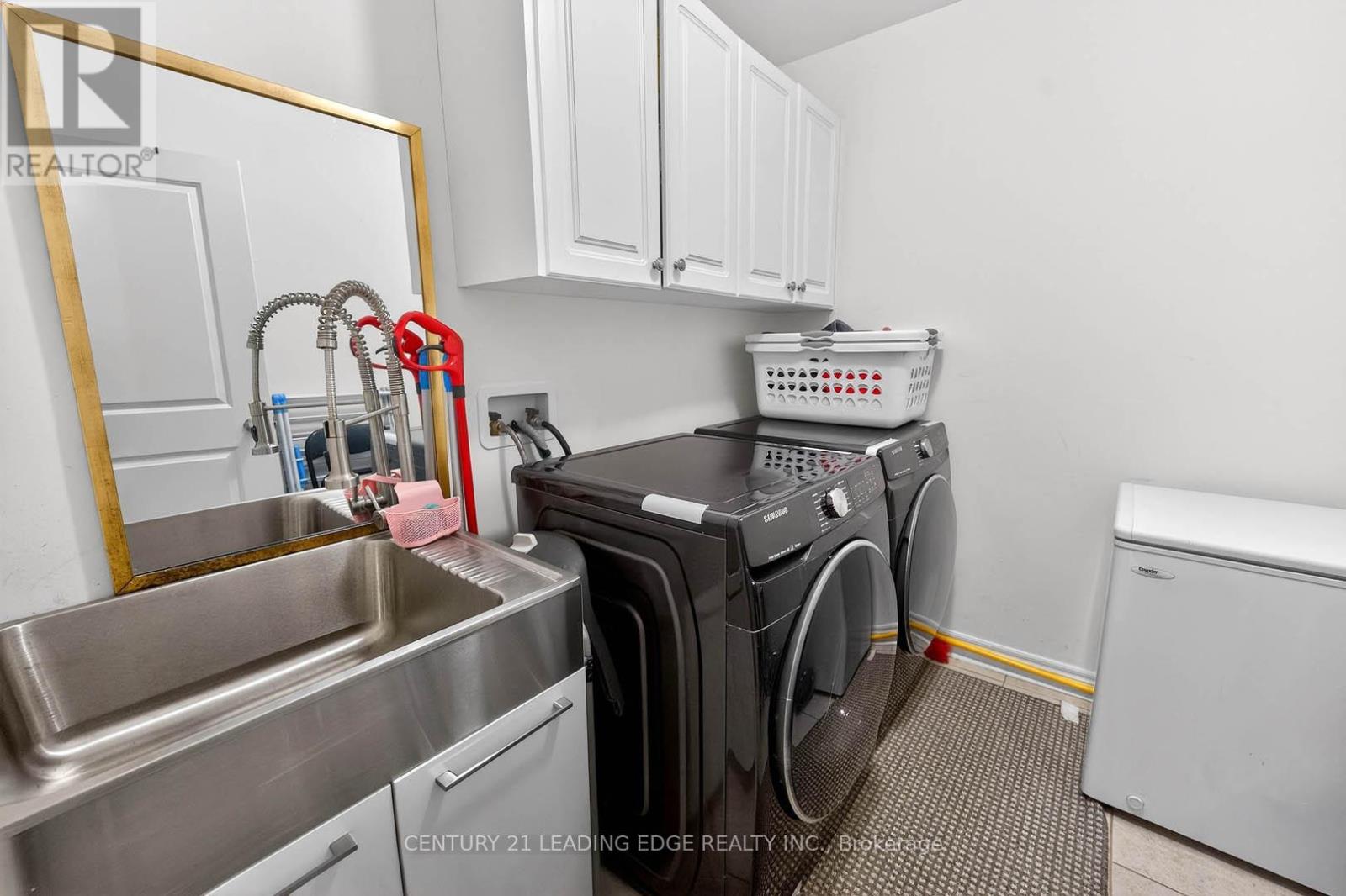 34 Buttonleaf Crescent, Whitchurch-Stouffville, Ontario  L4A 4P5 - Photo 15 - N12924422